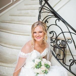 Meet your Posher, Claudia